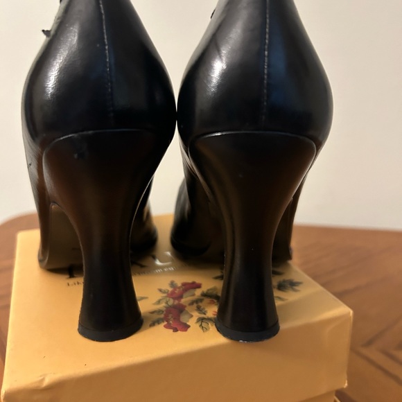 PRADA BLACK PUMPS AUTHENTIC STUNNING VINTAGE RARE ROSETTE DETAILS - Picture 6 of 15